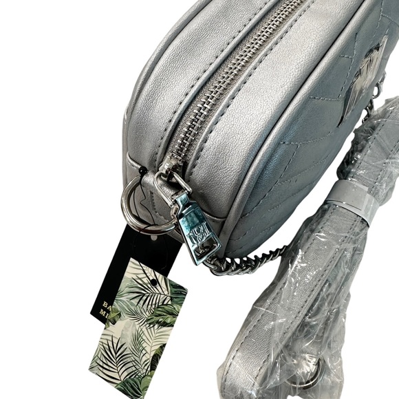 NWT Badgley Mischka Camera Bag with Slip Pocket on the Back Metallic Grey - Picture 5 of 6